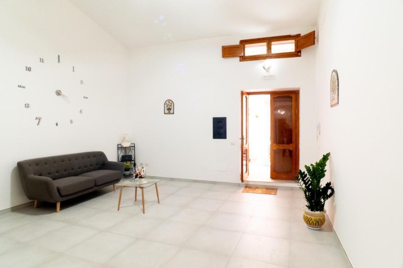 ポルト・エンペードクレ I Parrini Bed & Breakfast エクステリア 写真